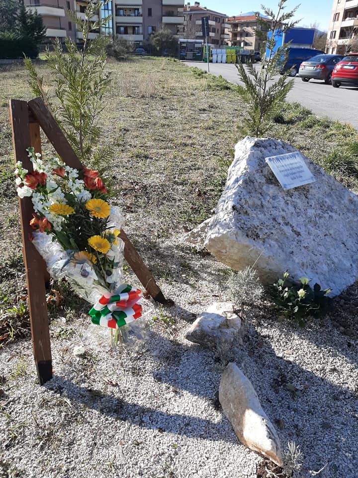 FABRIANO / Monumento in via Martiri delle Foibe Istriane: Casapound