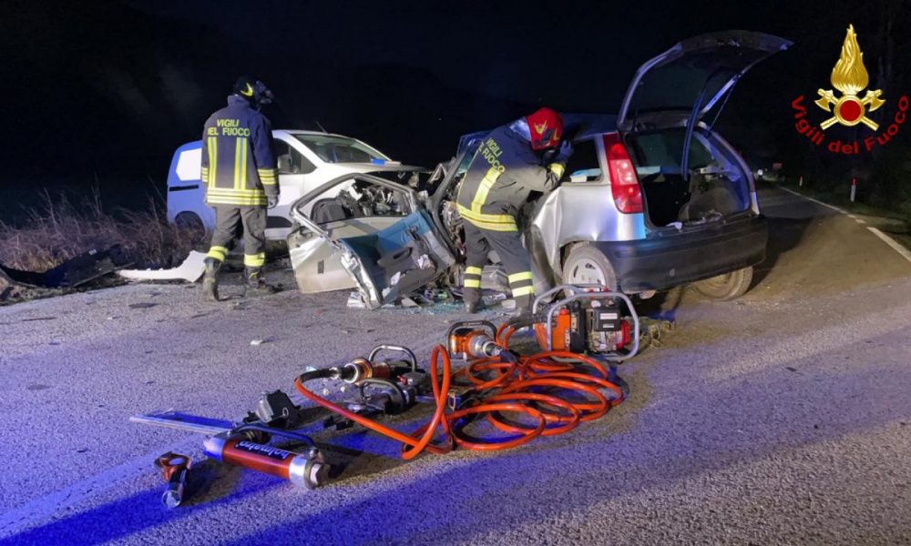 scontro frontale auto offagna