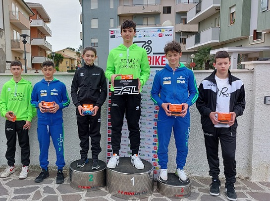 CICLISMO / Pedale Chiaravallese: Edoardo Fiorini primo, Teo Lancioni  d'argento - QdM Notizie