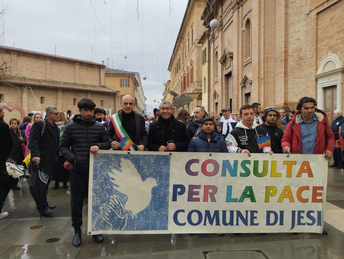 Il carnevale dei piccoli e la polemica dei palloncini: “Inquinanti